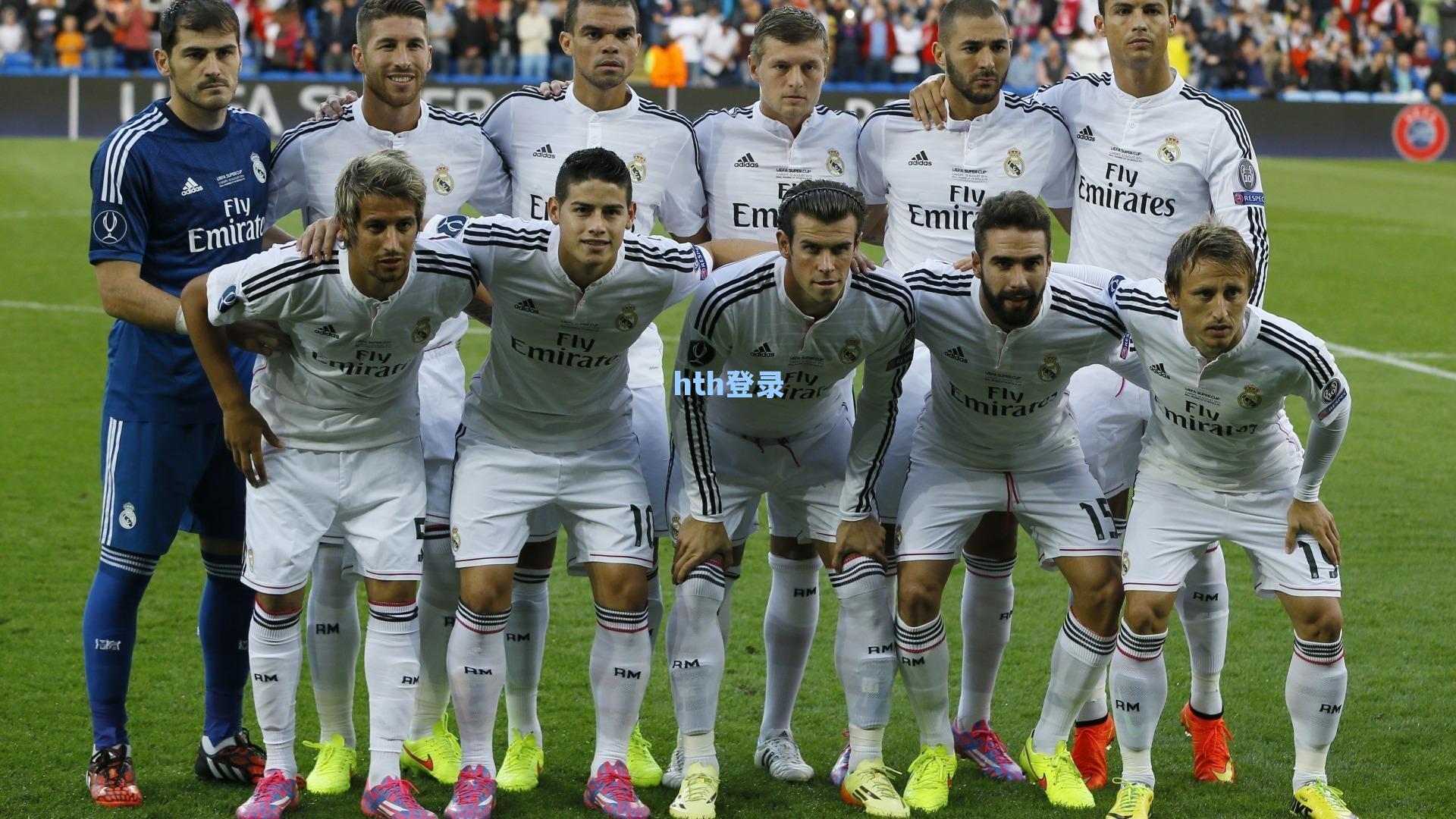 詹姆斯11+12超越传奇，艾顿两双东契奇16罚轰37分，湖人大胜爵士